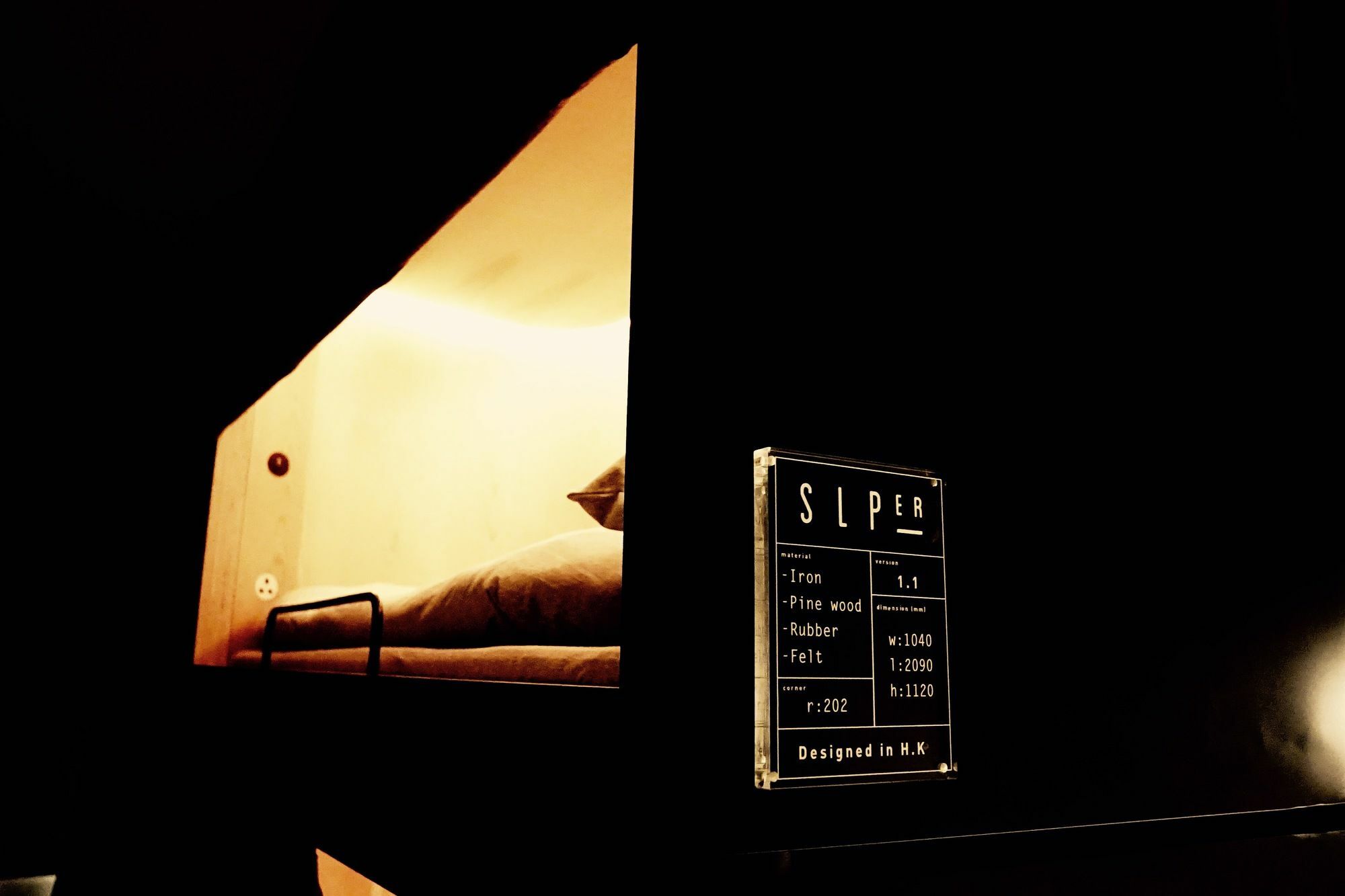 Sleeep Hkg Gough St Capsule hotel Hong Kong